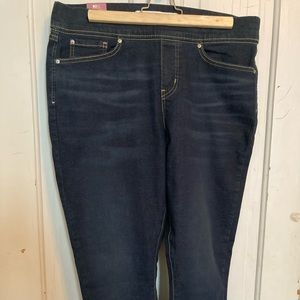Signature by Levi’s Pull on Skinny Jeans